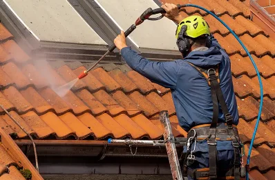 Démoussage et hydrofuge de toiture à Ernes